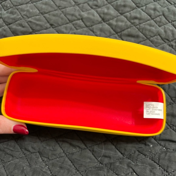 Ray-Ban Yellow Case - Picture 7 of 8
